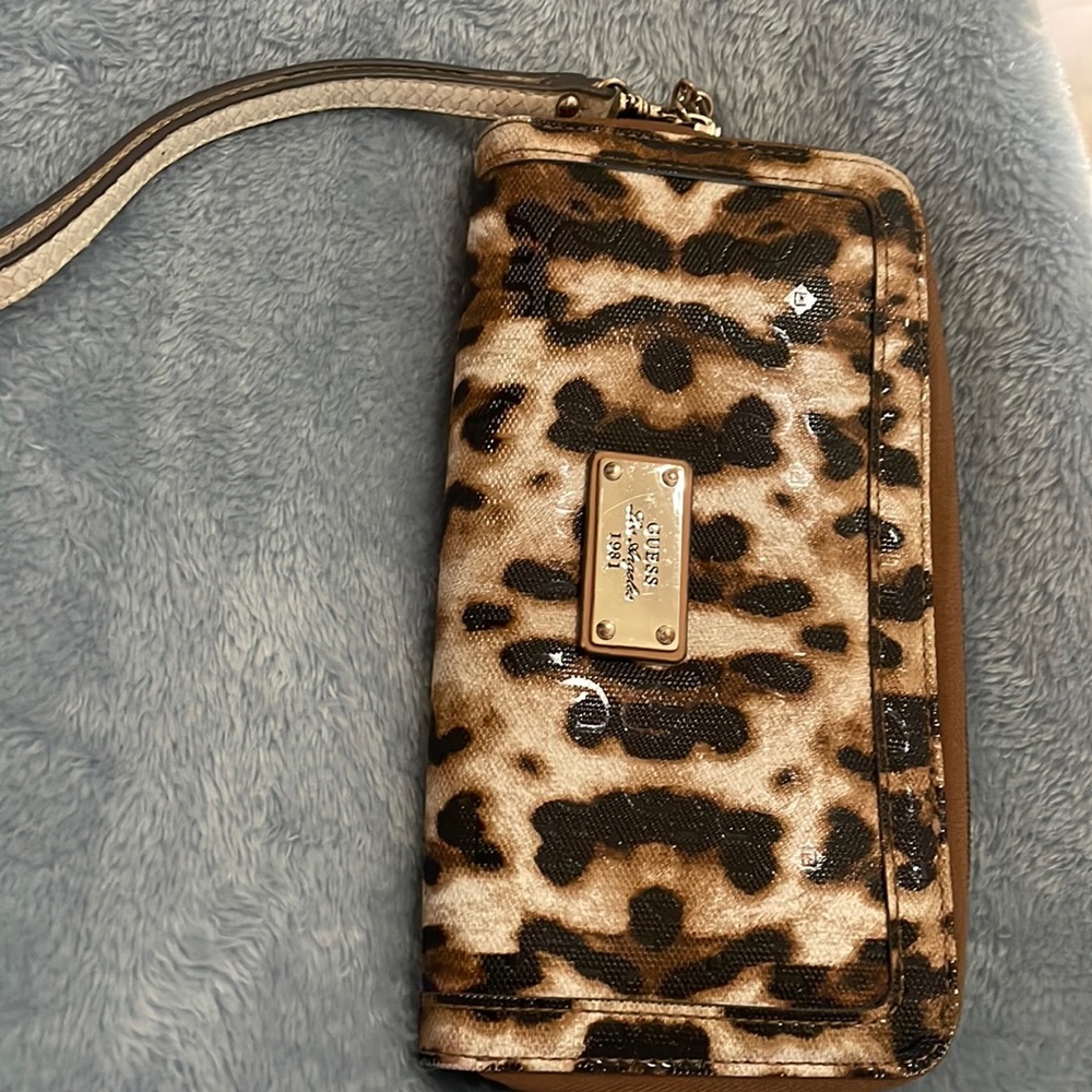 GUESS Leopard Print Wristlet Wallet in Brown